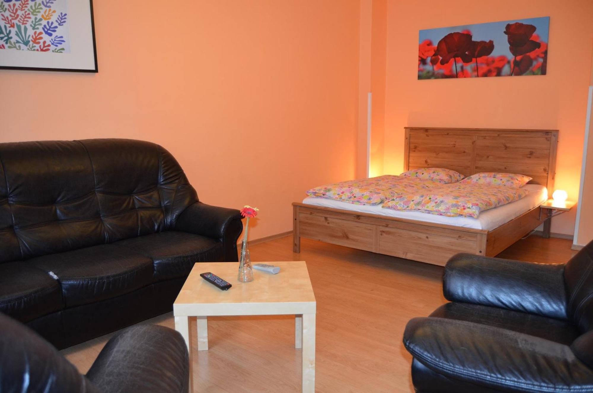 Letna Apartment *